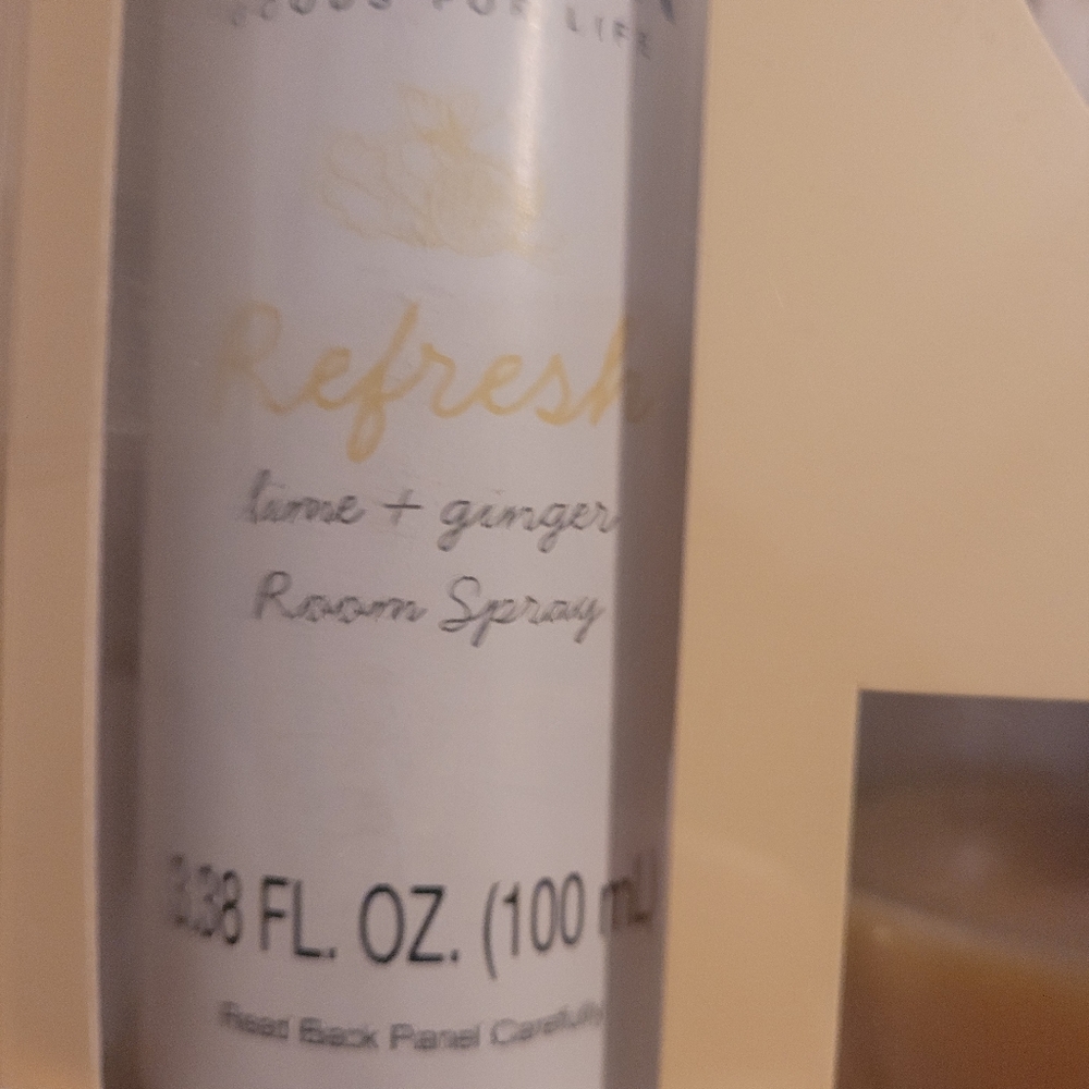 Spa Refresh Essential Oil Gift Set - Picture 2 of 5